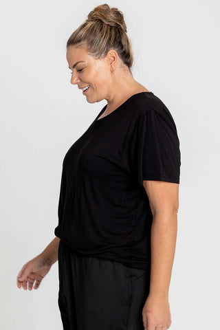 Model wears an XL. She is a size 16 and 181cm tall.