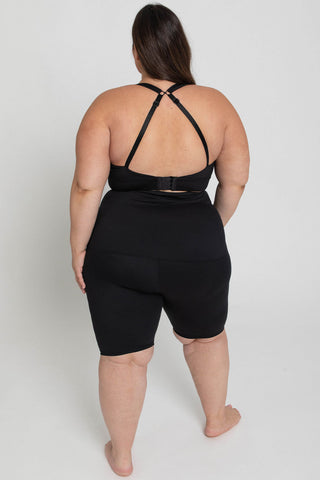 Model wears a 2XL. She is a size 20, wears a 20D bra and is 163cm tall.