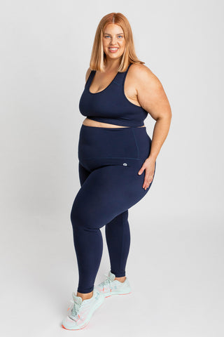 Model wears a 3XL. She is size 24 and 175cm tall.