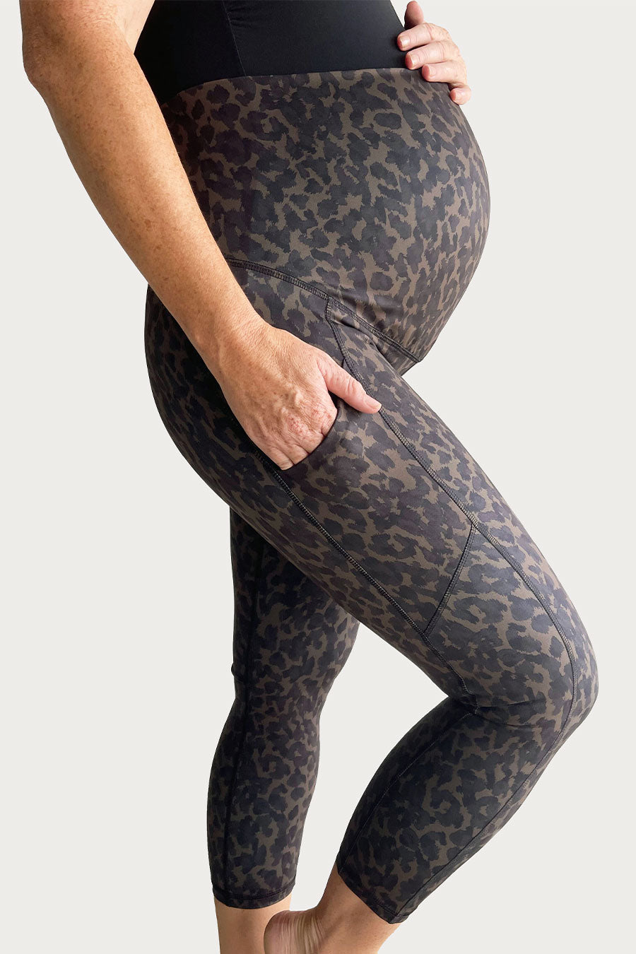 https://www.activetruth.com.au/cdn/shop/products/pregnancy-pocket-maternity-7-8-cropped-tights-leopard-s-side_1920x.jpg?v=1688774247