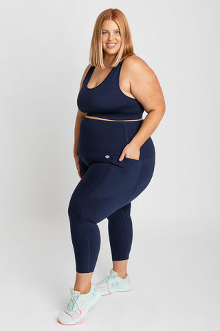 Model wears a 3XL. She is a size 24 and 175cm tall.